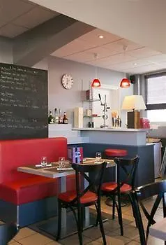 Du Relais فندق 2*