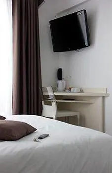 Du Relais فندق