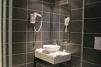 Du Relais فندق